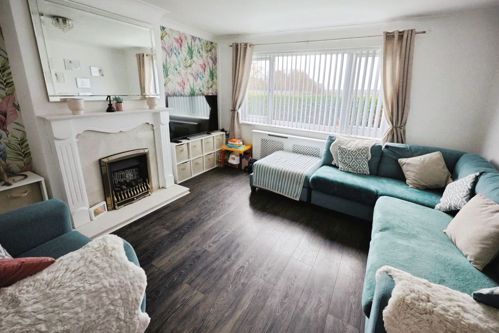 Property photo 3 of 11 Pbox-Img.Jpg