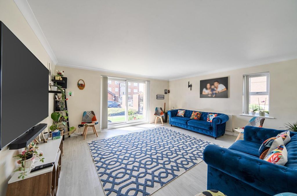 Property photo 2 of 12 Davidson Frost-Wellings, Dfw, Ascot Place, Stanmor