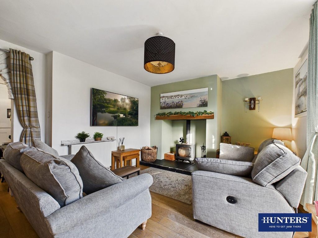 Property photo 3 of 27 Living Room