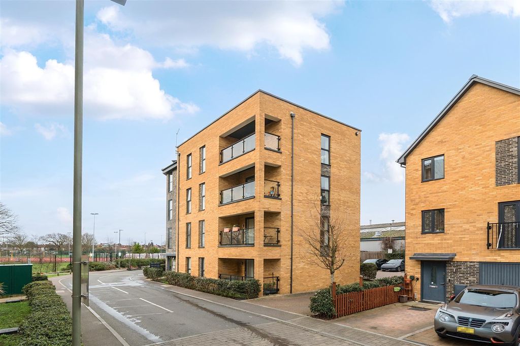 Property photo 1 of 12 1409900-2-6995919783124-1.Jpg