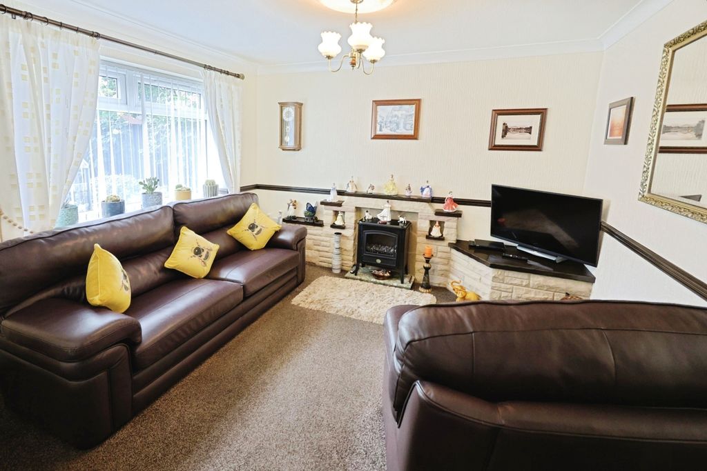 Property photo 2 of 12 Pbox-Img.Jpg
