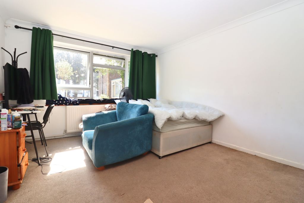 Property photo 3 of 8