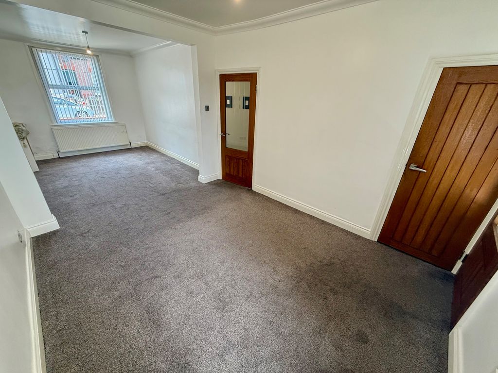 Property photo 2 of 17 Image