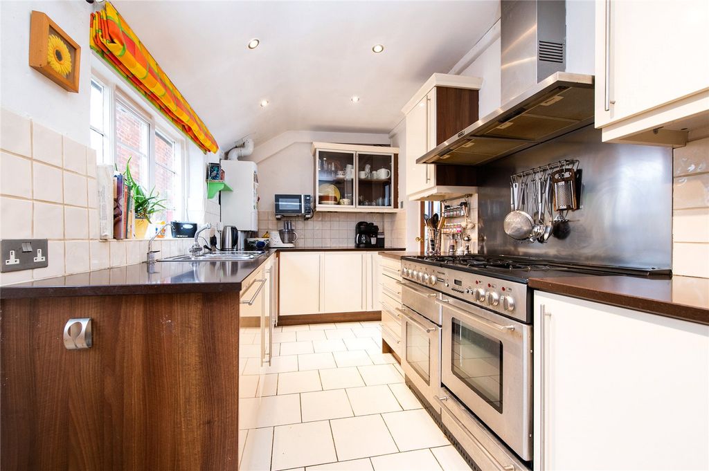 Property photo 3 of 14 Kitchen
