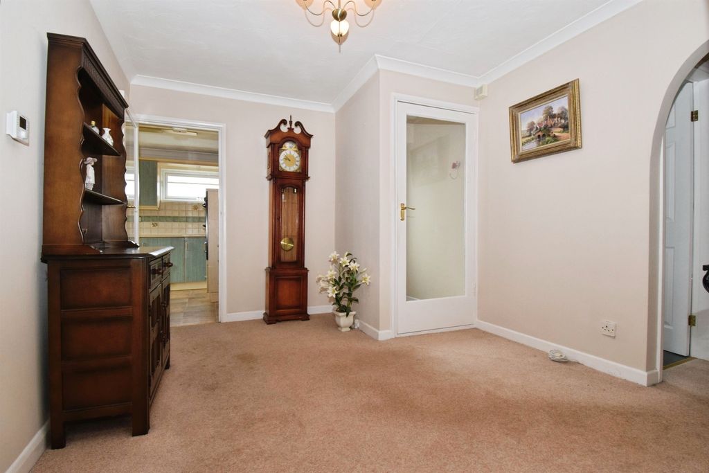 Property photo 3 of 25
