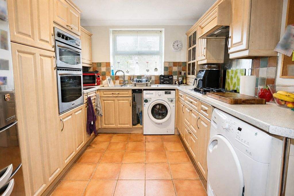 Property photo 3 of 20