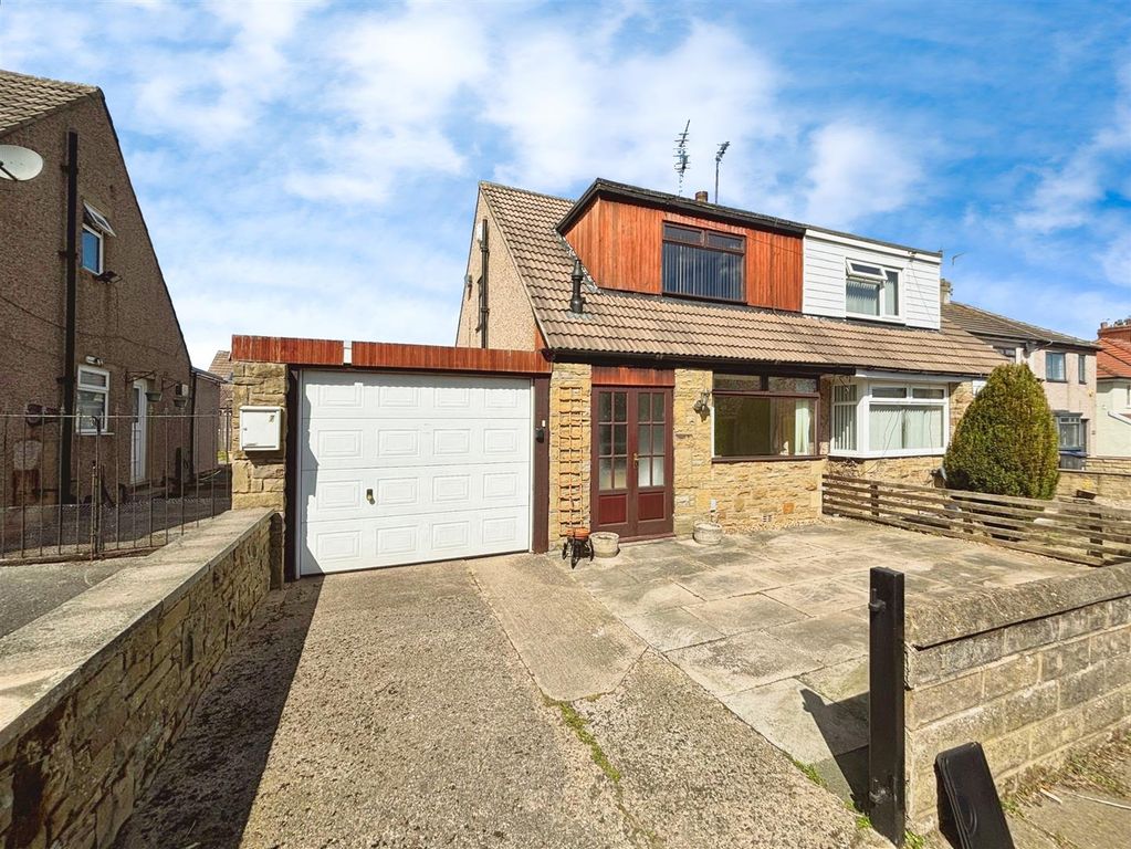 Property photo 1 of 17 External