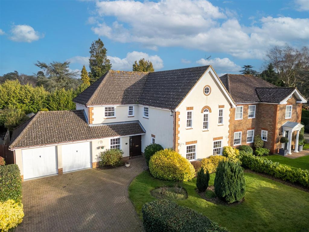 Property photo 1 of 25 Valleyview Drone-1.Jpg