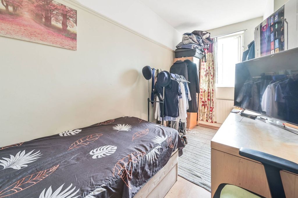 Property photo 1 of 6