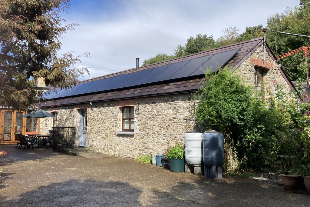 Property photo 2 of 10