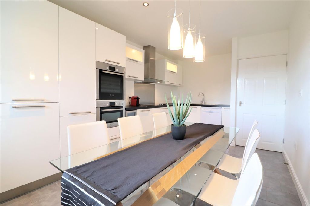 Property photo 3 of 12 Img_5875.Jpg