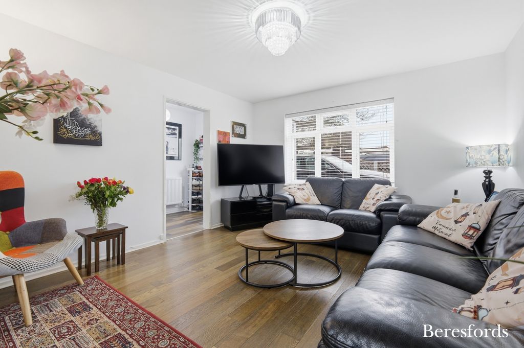 Property photo 3 of 17 Picture No. 11