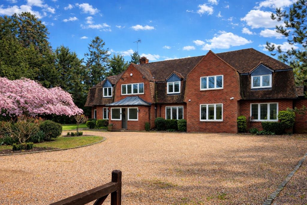 Property photo 1 of 30 Chatgpt Image Apr 1, 2026, 08_38_21 Am.Png