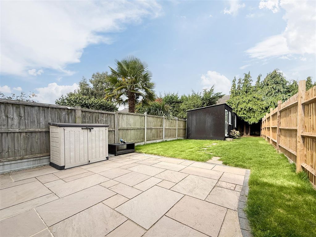 Property photo 2 of 18 Garden