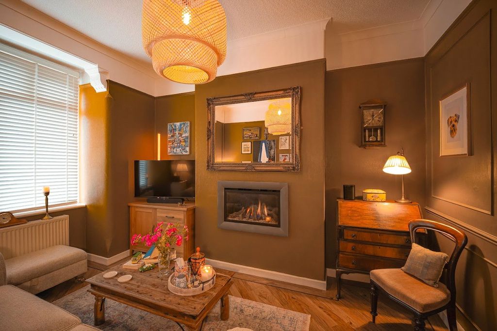 Property photo 2 of 16 Living Room