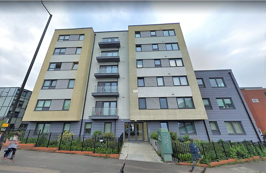 Property photo 1 of 3