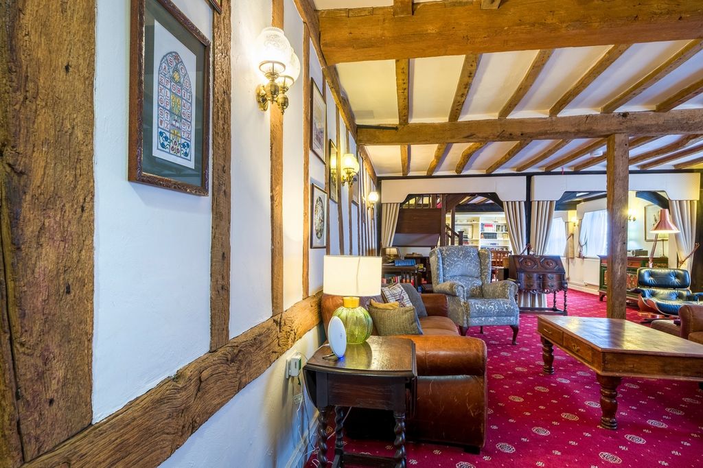 Property photo 3 of 41