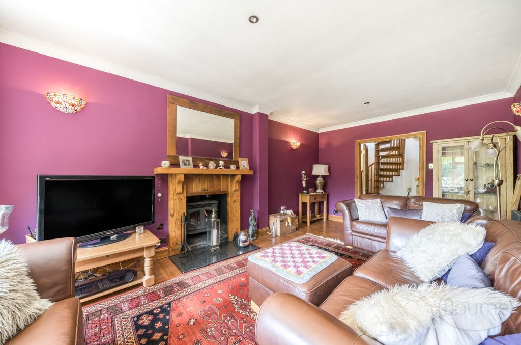Property photo 2 of 19 3Bdb3dc1-8198-432...