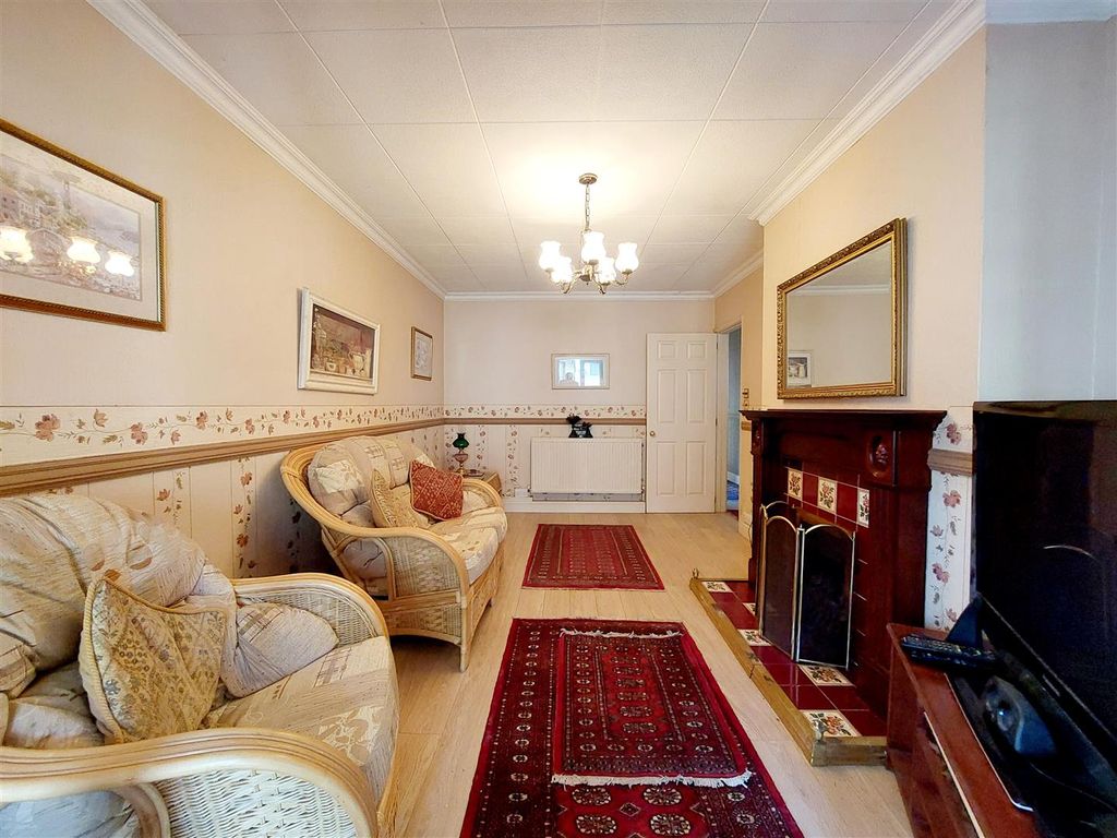 Property photo 2 of 23