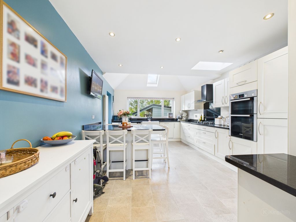 Property photo 2 of 17 Cam02136G0-Pr0491-Still009 - Copy