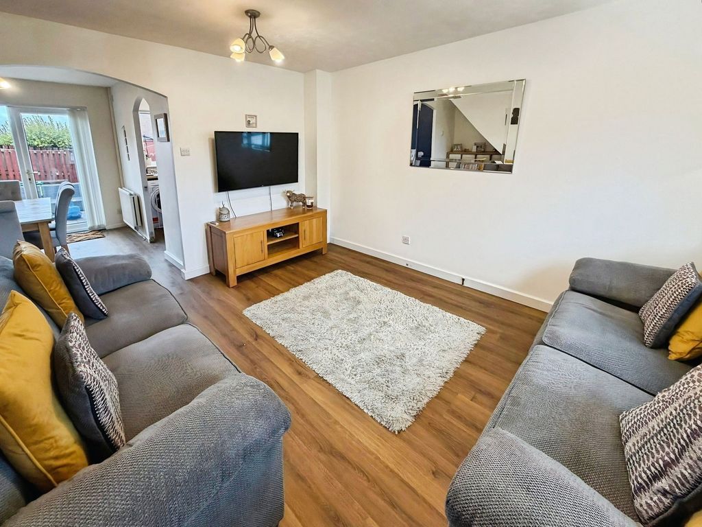 Property photo 2 of 30