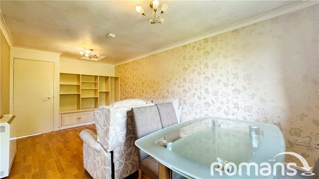 Property photo 3 of 6 Living Room