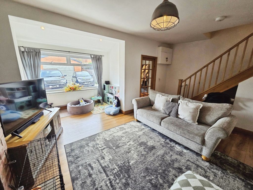 Property photo 3 of 17 Pbox-Img.Jpg