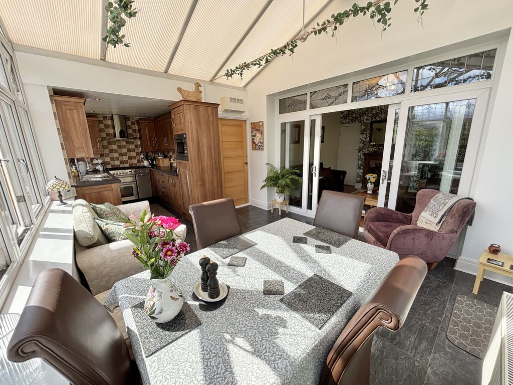 Property photo 2 of 43