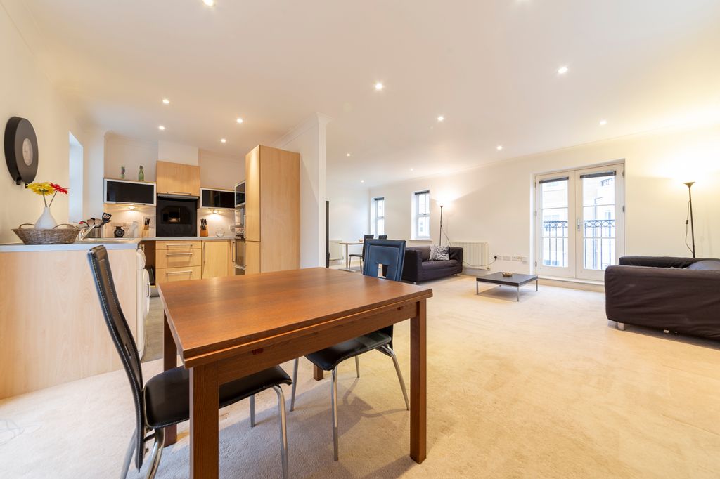 Property photo 3 of 11 Photo 11