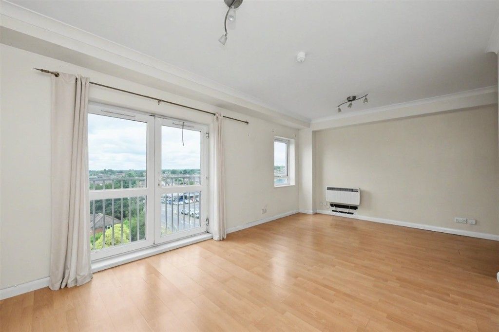 Property photo 3 of 12