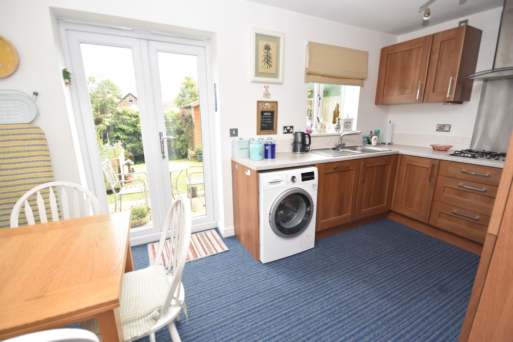 Property photo 2 of 15 Kitchen