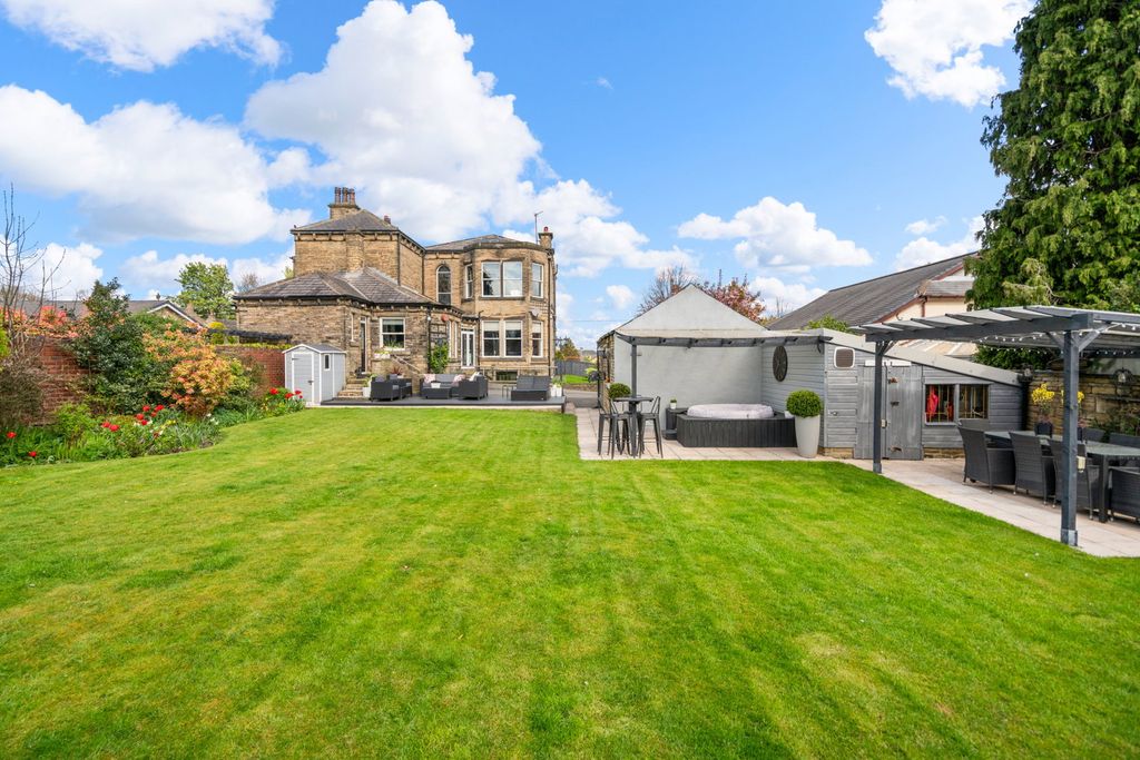 Property photo 1 of 38