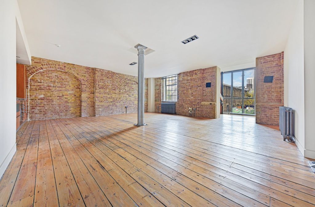 Property photo 1 of 15 Open Plan Living