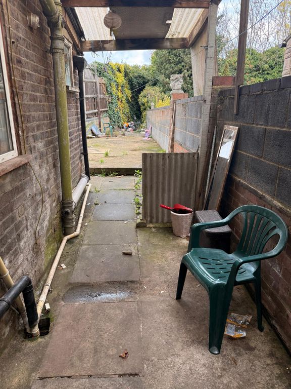 Property photo 2 of 8