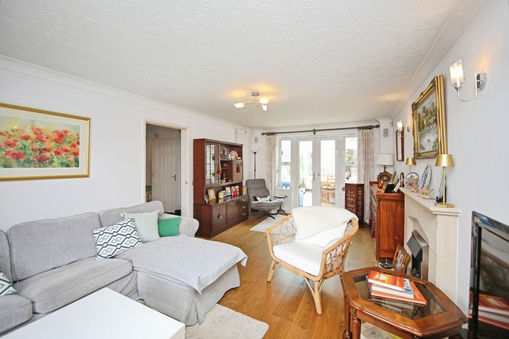 Property photo 2 of 17 Photo