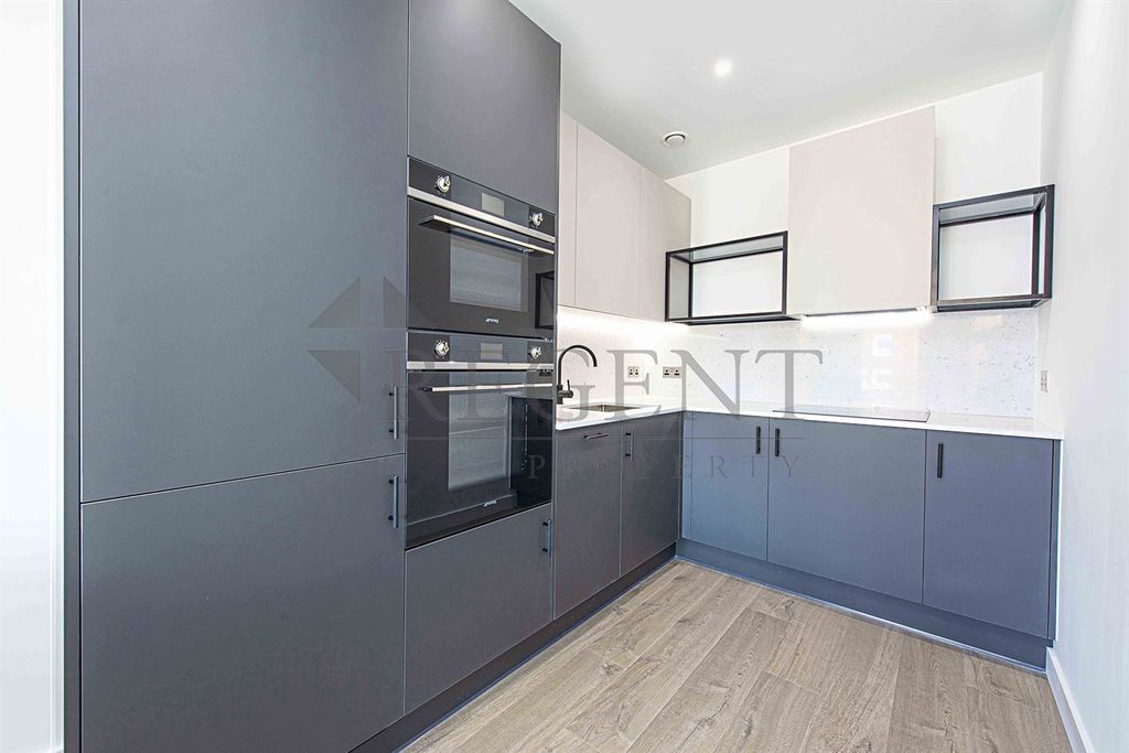 Property photo 2 of 9 Kitchen