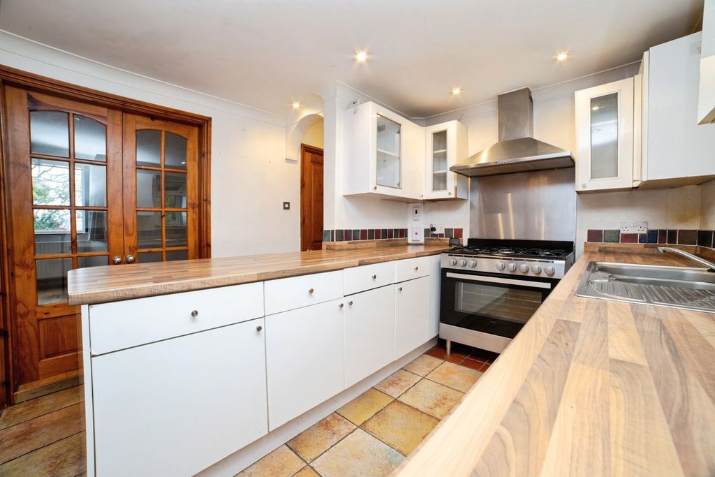 Property photo 3 of 17 Photo