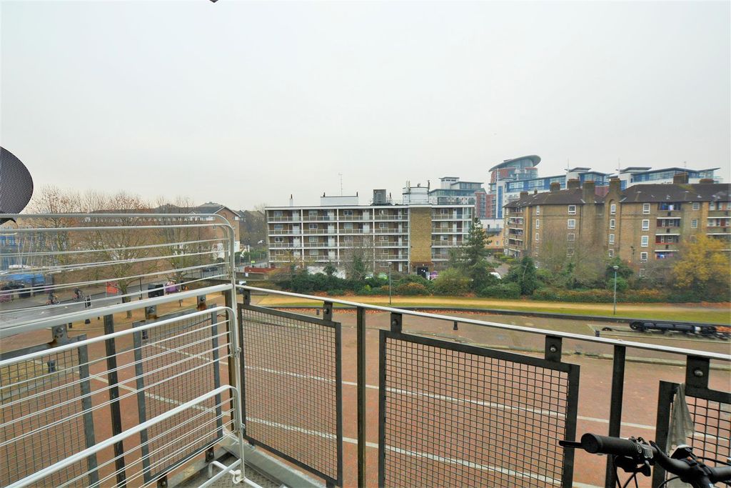 Property photo 3 of 6 Jetty Court.Jpg