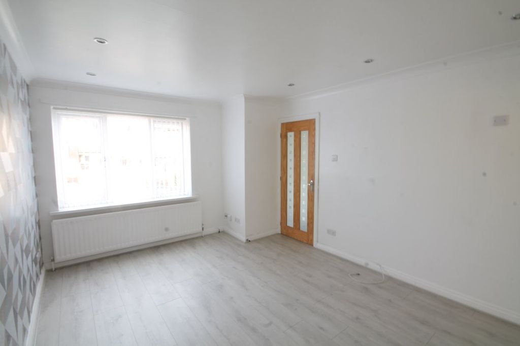 Property photo 3 of 12 Picture No. 02