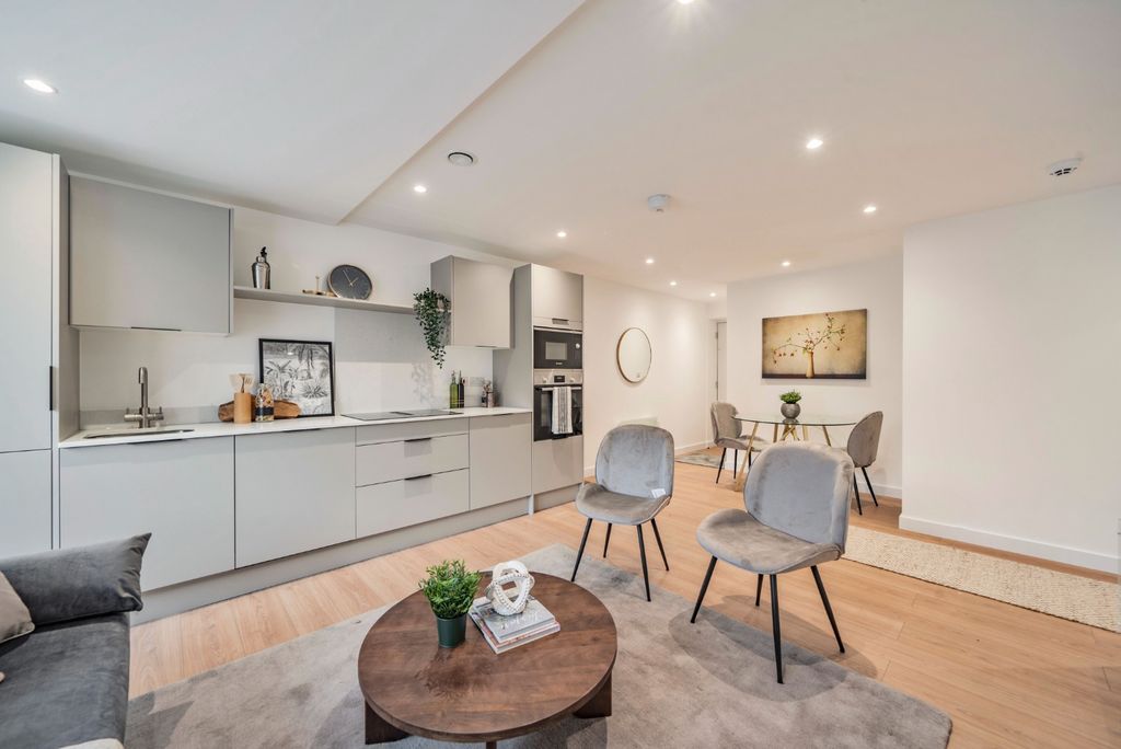 Property photo 1 of 11 3765020