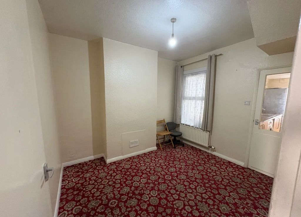 Property photo 3 of 10 Gallery