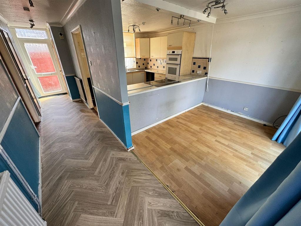 Property photo 3 of 28 Sitting / Dining Room