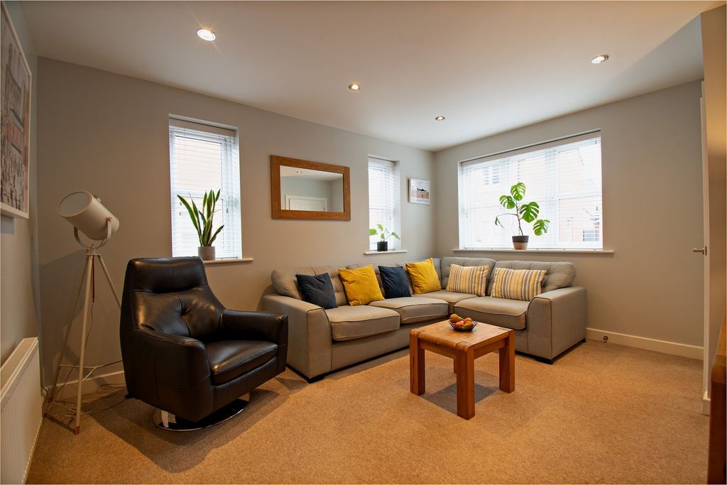 Property photo 3 of 22