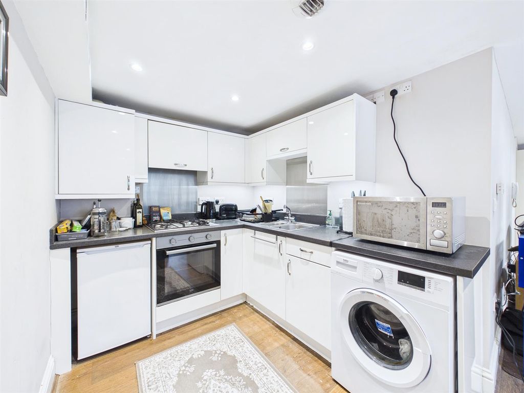 Property photo 3 of 12 3  - One-Bedroom Flat.Jpg