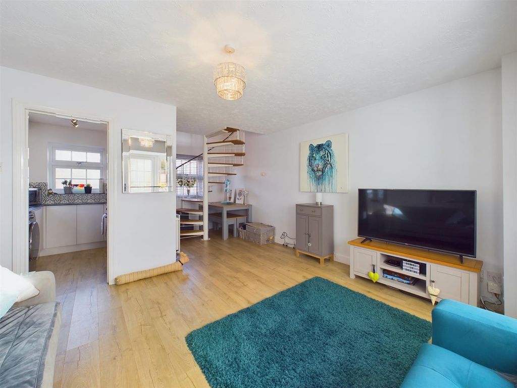 Property photo 3 of 10 Cam04907G0-Pr0027-Still003.Jpg