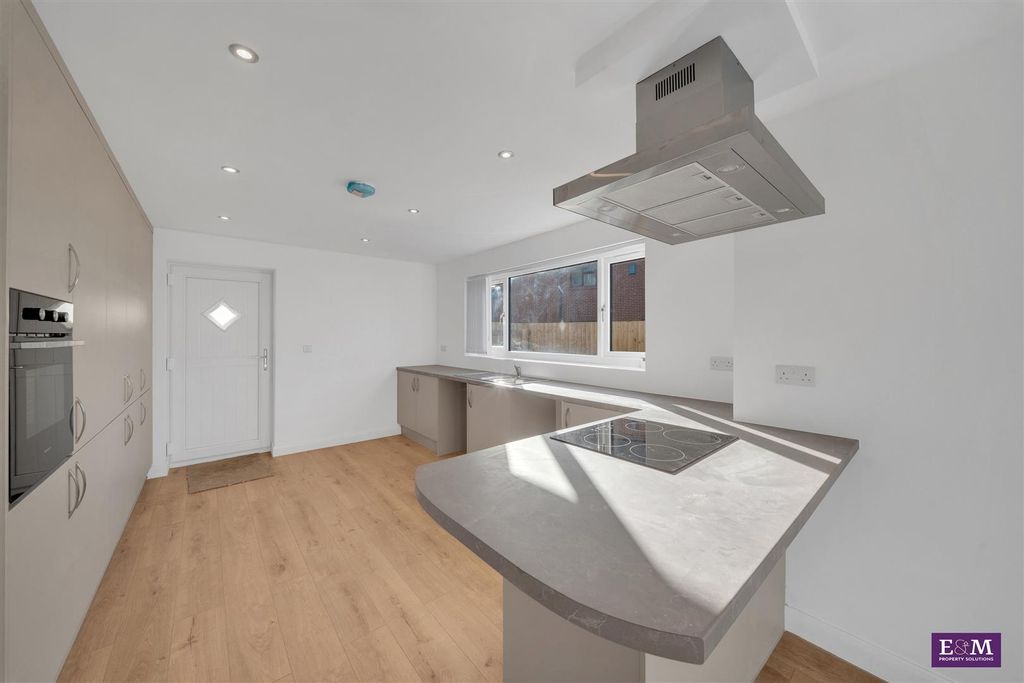 Property photo 3 of 34 Ben01656.Jpeg