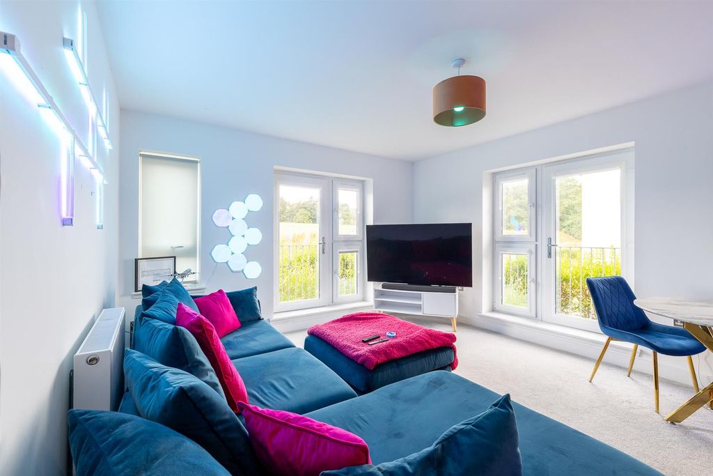 Property photo 2 of 20 4, Croll Gardens Perth, Ph1 0Ad-11.Jpg