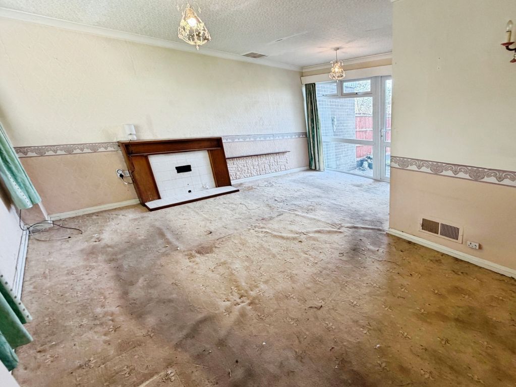 Property photo 2 of 14 Living Room