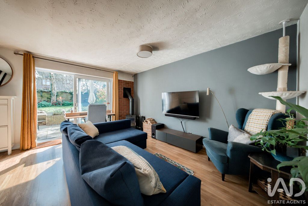 Property photo 2 of 23