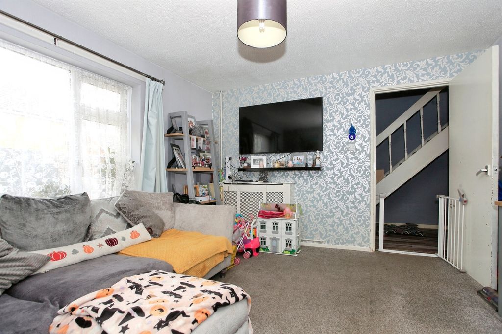 Property photo 3 of 17